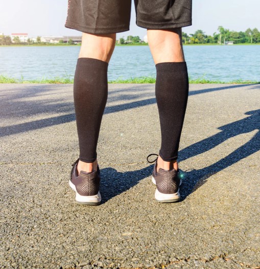 Un manchon de bras pourrait-il améliorer la récupération et les performances des personnes actives